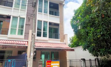 For sale studio townhouse in Chom Thong, Bangkok