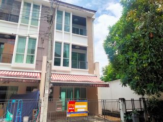 出售 公寓 联排别墅 在 Chom Thong, 曼谷