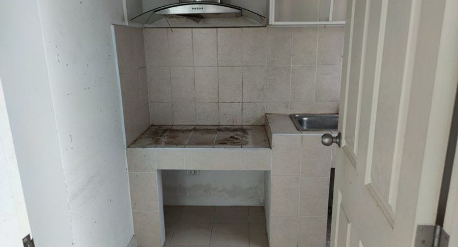 For sale studio townhouse in Chom Thong, Bangkok