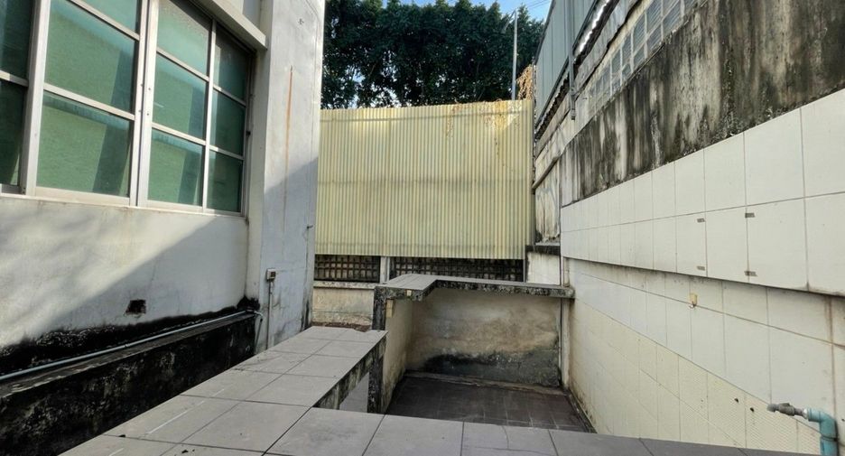 Reihenhaus zum Kauf mit Studio in Chatuchak, Bangkok