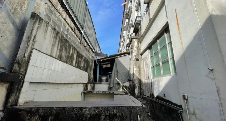 Reihenhaus zum Kauf mit Studio in Chatuchak, Bangkok