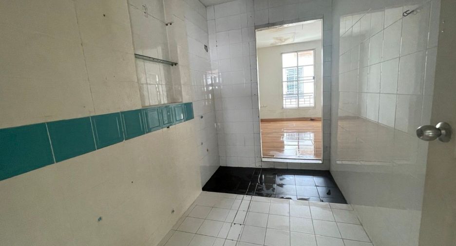 Reihenhaus zum Kauf mit Studio in Chatuchak, Bangkok