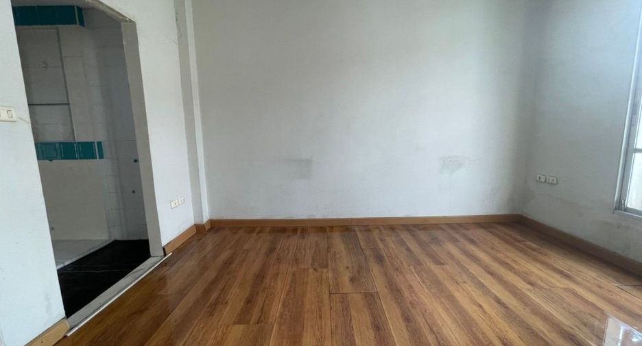 Reihenhaus zum Kauf mit Studio in Chatuchak, Bangkok
