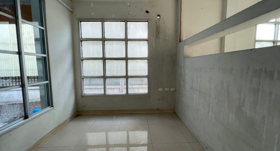 Reihenhaus zum Kauf mit Studio in Chatuchak, Bangkok