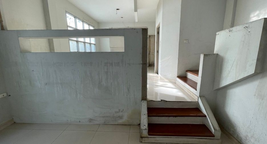 Reihenhaus zum Kauf mit Studio in Chatuchak, Bangkok