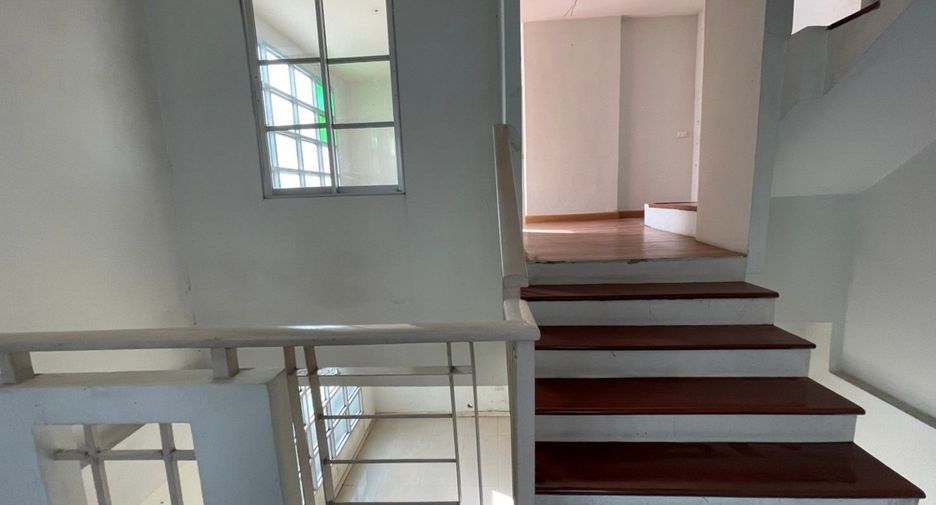 Reihenhaus zum Kauf mit Studio in Chatuchak, Bangkok