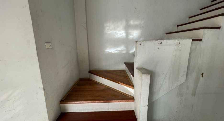 Reihenhaus zum Kauf mit Studio in Chatuchak, Bangkok