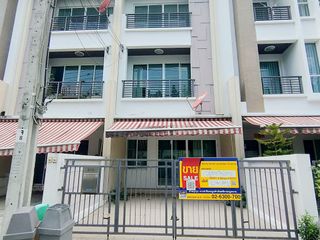 For sale studio townhouse in Lat Phrao, Bangkok