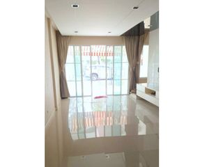 For sale studio townhouse in Lat Phrao, Bangkok