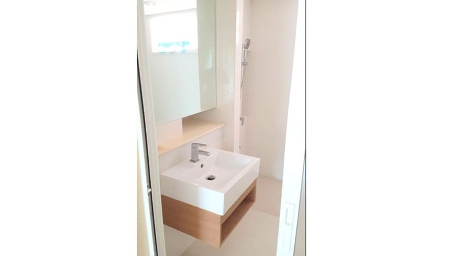 À vendre studio maison de ville à Lat Phrao, Bangkok