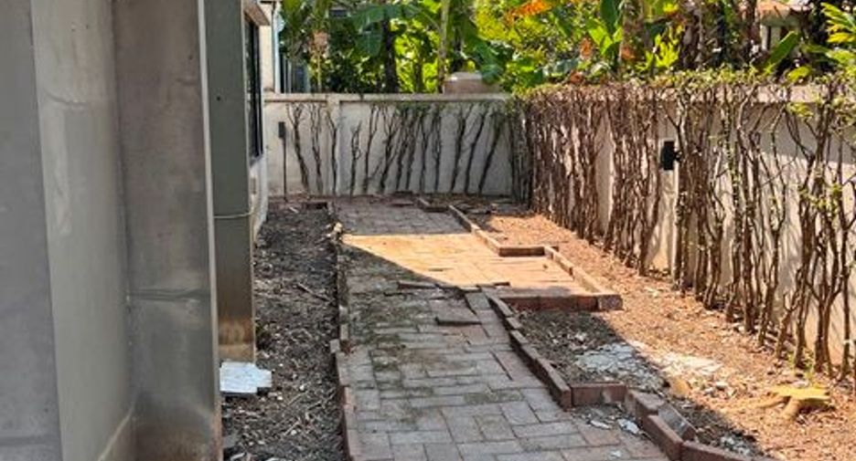 For sale studio townhouse in Don Mueang, Bangkok