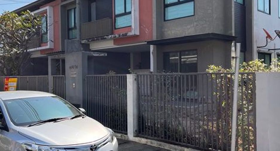 For sale studio townhouse in Don Mueang, Bangkok