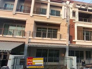 For sale studio townhouse in Phasi Charoen, Bangkok