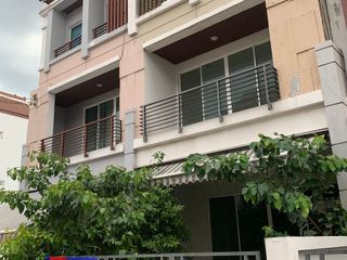For sale studio townhouse in Phasi Charoen, Bangkok