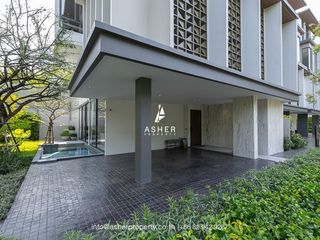 For sale 3 Beds house in Huai Khwang, Bangkok
