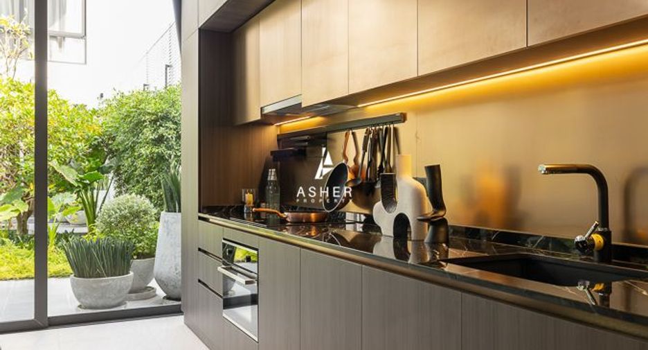 Casa en venta de 3 habitaciones en Huai Khwang, Bangkok