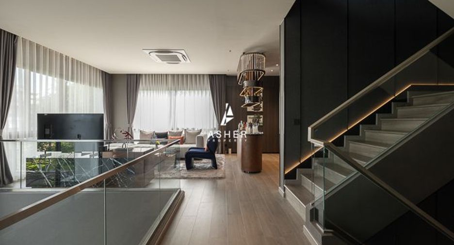 Casa en venta de 3 habitaciones en Huai Khwang, Bangkok