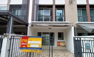 For sale studio townhouse in Lat Phrao, Bangkok