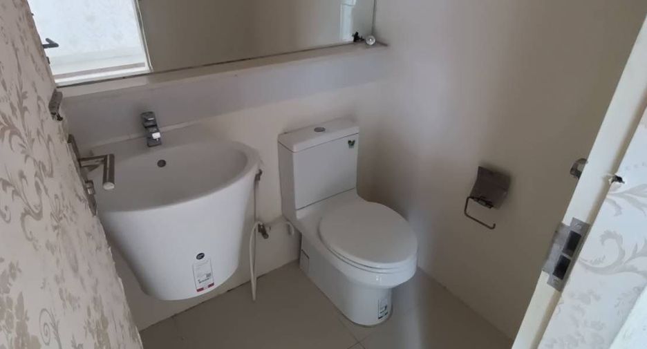 For sale studio townhouse in Lat Phrao, Bangkok