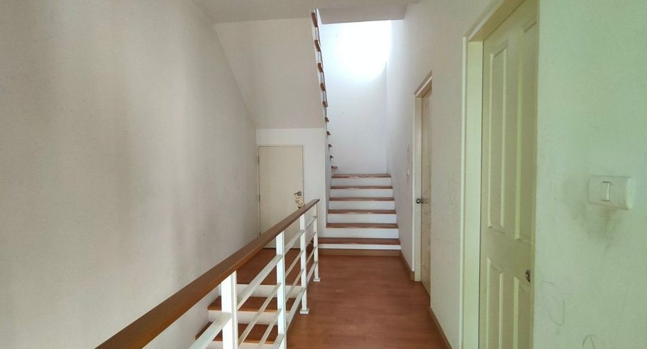 For sale studio townhouse in Prawet, Bangkok