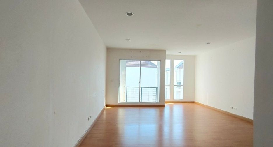 For sale studio townhouse in Prawet, Bangkok