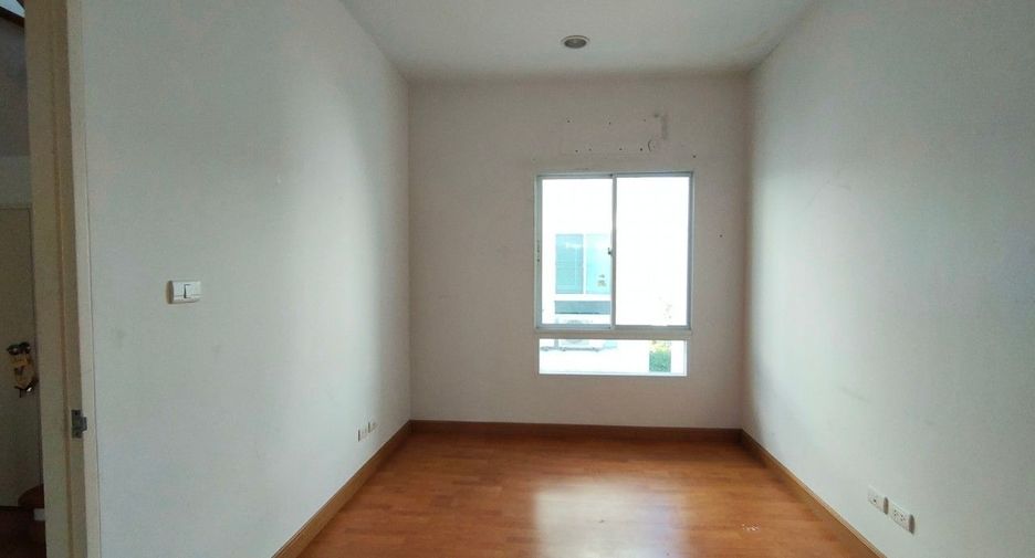 For sale studio townhouse in Prawet, Bangkok