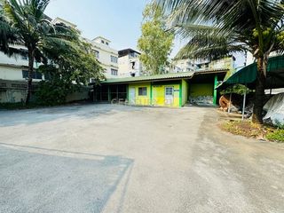 For sale 10 bed warehouse in Mueang Samut Sakhon, Samut Sakhon