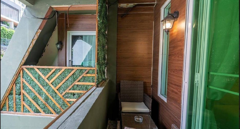 For sale 8 bedrooms hotel in Watthana, Bangkok
