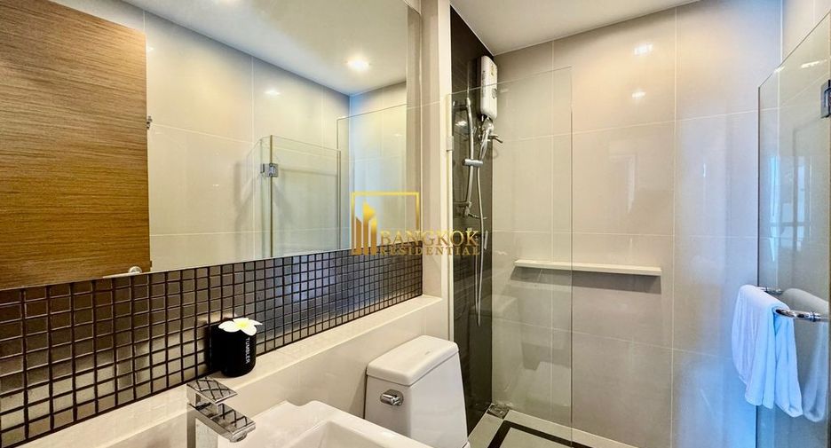 Condo en alquiler de 2 habitaciones en Phra Khanong, Bangkok