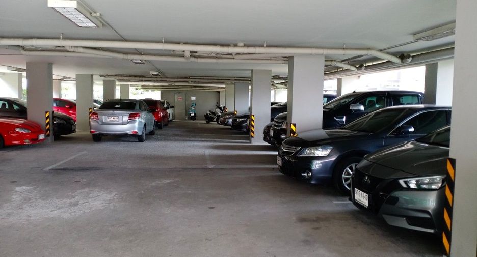 For sale studio condo in Mueang Samut Prakan, Samut Prakan