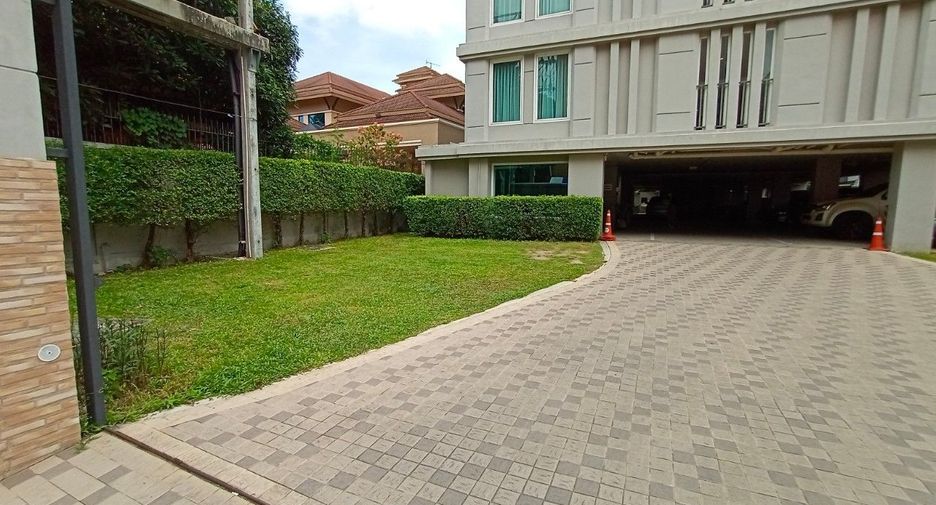 For sale studio condo in Mueang Samut Prakan, Samut Prakan