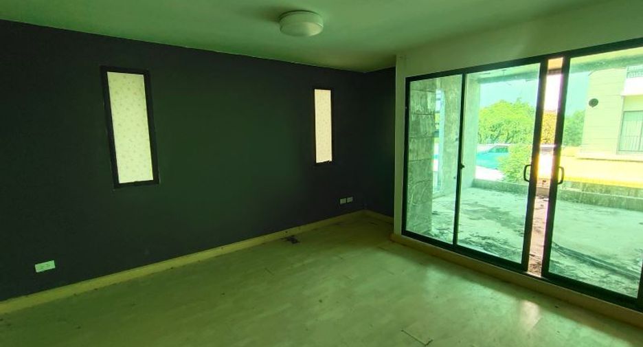For sale studio townhouse in Prawet, Bangkok