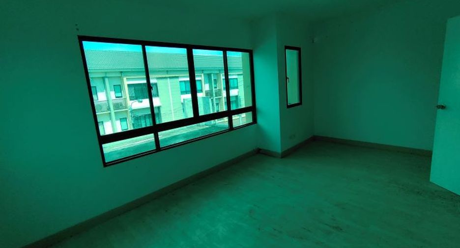 For sale studio townhouse in Prawet, Bangkok