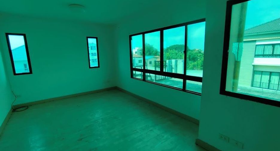 For sale studio townhouse in Prawet, Bangkok