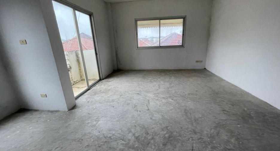 For sale studio townhouse in Bang Kapi, Bangkok