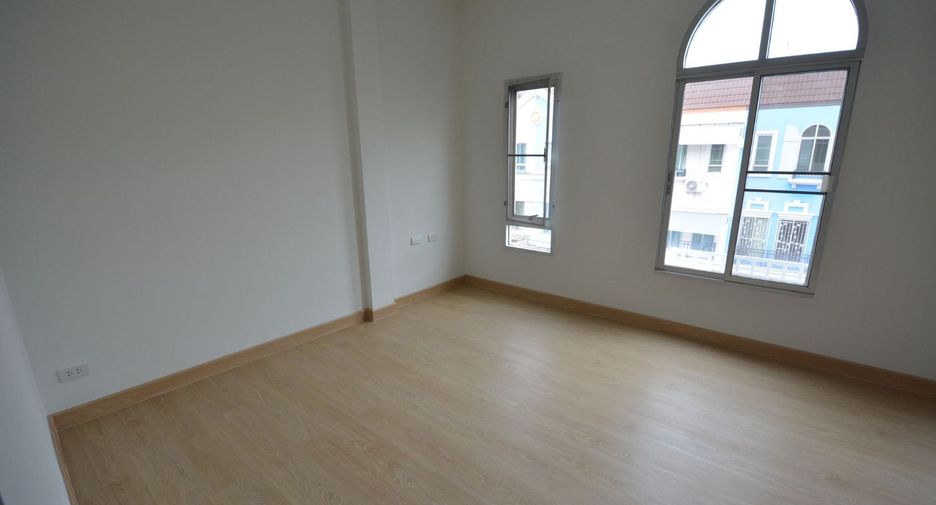 À vendre studio maison de ville à Prawet, Bangkok