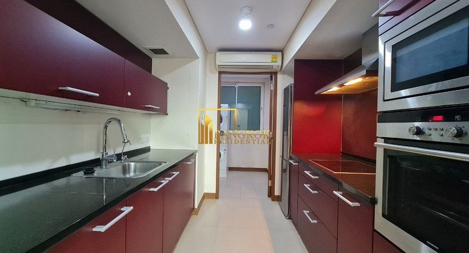For rent 2 bedrooms condo in Pathum Wan, Bangkok