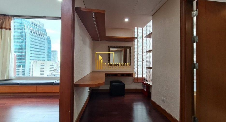 For rent 2 bedrooms condo in Pathum Wan, Bangkok