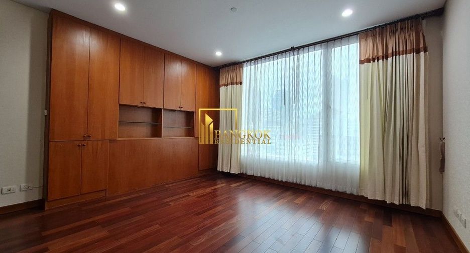 For rent 2 bedrooms condo in Pathum Wan, Bangkok
