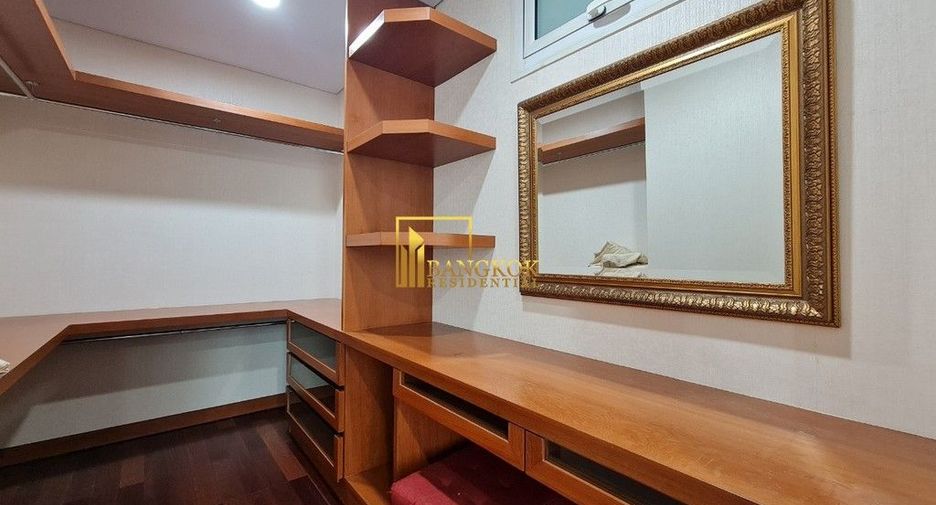 For rent 2 bedrooms condo in Pathum Wan, Bangkok
