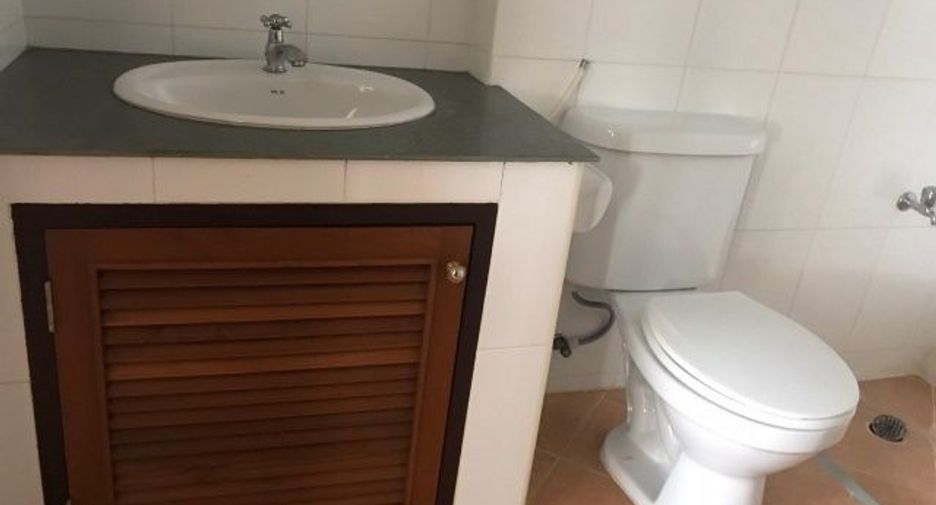 Reihenhaus zum Kauf mit Studio in Lak Si, Bangkok