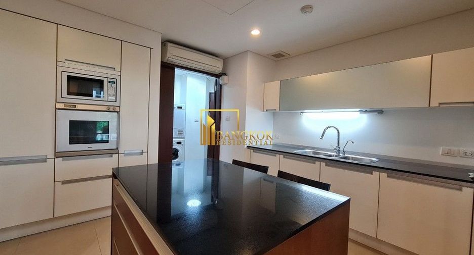 For rent 3 bedrooms condo in Pathum Wan, Bangkok