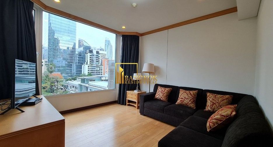 For rent 3 bedrooms condo in Pathum Wan, Bangkok