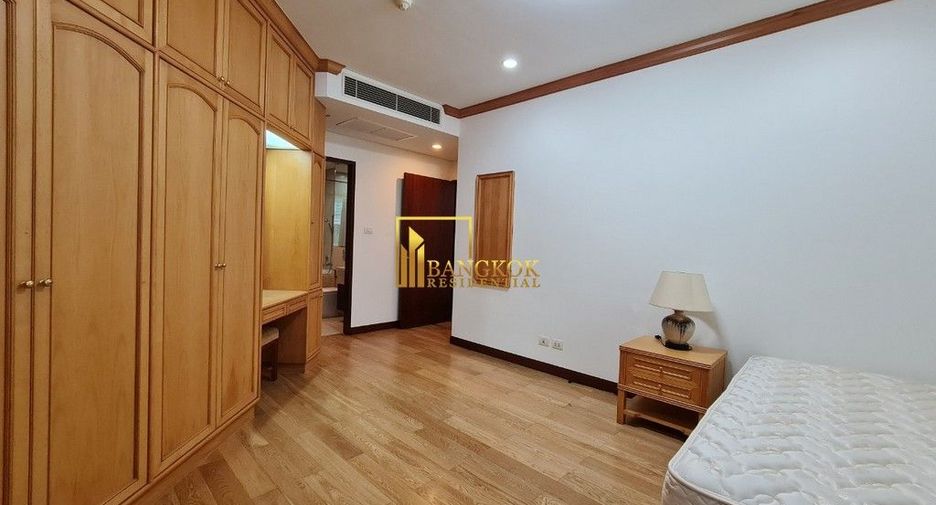 For rent 3 bedrooms condo in Pathum Wan, Bangkok