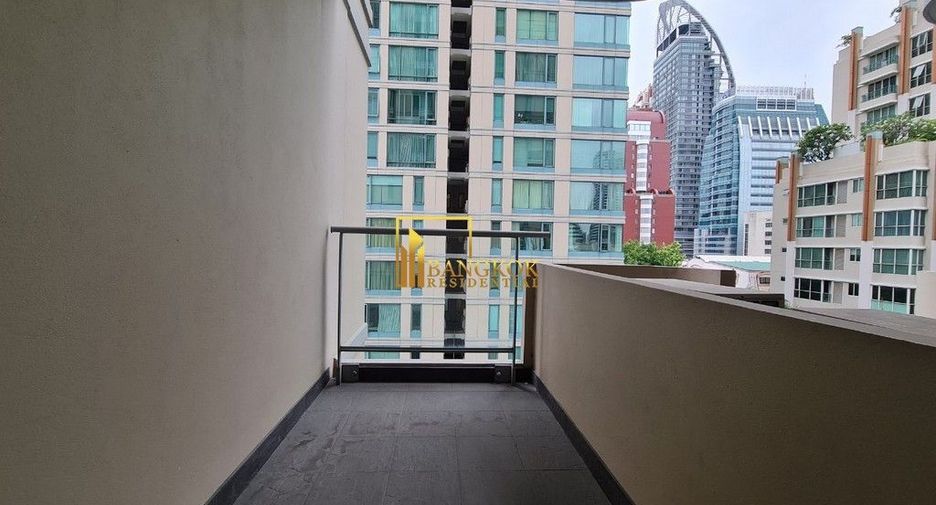 For rent 3 bedrooms condo in Pathum Wan, Bangkok