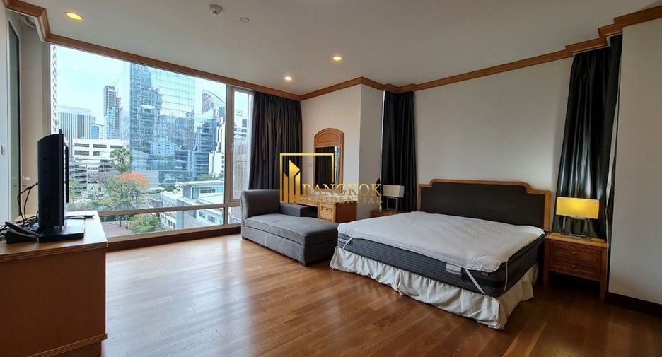For rent 3 bedrooms condo in Pathum Wan, Bangkok