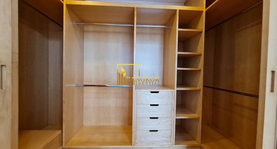 For rent 3 bedrooms condo in Pathum Wan, Bangkok