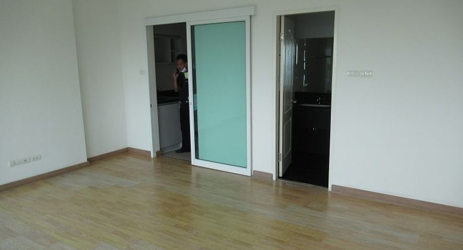 For sale studio condo in Phasi Charoen, Bangkok