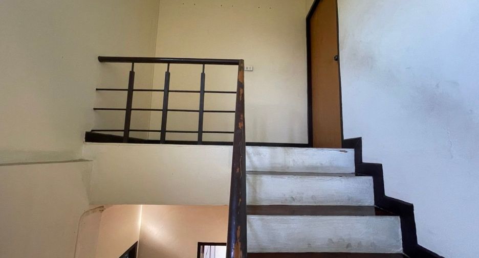 Casa adosada en venta de estudio en Mueang Nonthaburi, Nonthaburi