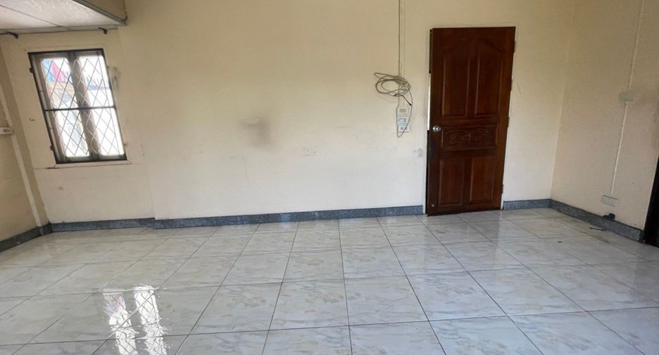 Casa adosada en venta de estudio en Mueang Nonthaburi, Nonthaburi